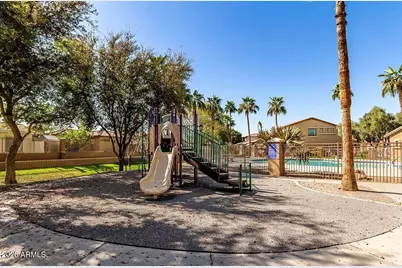 5207 W Paradise Drive, Glendale, AZ 85304 - Photo 32