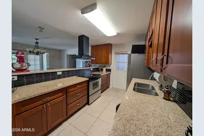 1039 E Larkspur Lane, Tempe, AZ 85288 - Photo 2