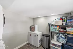 8137 E Indian School Rd, Scottsdale, AZ 85251 - Photo 28