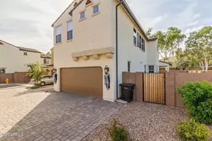 1942 S Sycamore Pl, Chandler, AZ 85286 - Photo 2