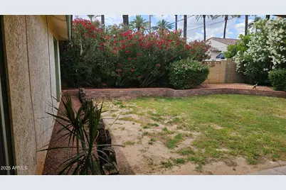 4208 E Montecito Avenue, Phoenix, AZ 85018 - Photo 22