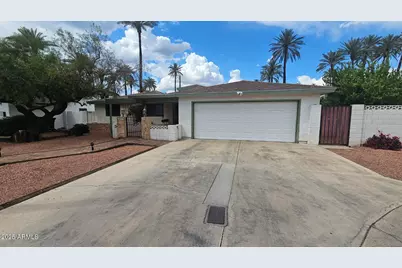 4208 E Montecito Avenue, Phoenix, AZ 85018 - Photo 2