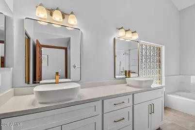 5735 E Campo Bello Drive, Scottsdale, AZ 85254 - Photo 24