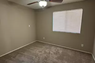 6540 W Hazelwood St, Phoenix, AZ 85033 - Photo 12
