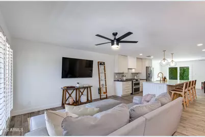 7836 E Cypress Street, Scottsdale, AZ 85257 - Photo 6