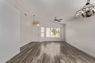 1077 W Laurel Avenue, Gilbert, AZ 85233 - Photo 4