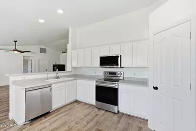11261 E Renfield Avenue, Mesa, AZ 85212 - Photo 8