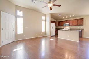 2725 E Mine Creek Rd, Phoenix, AZ 85024 - Photo 12