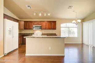 2725 E Mine Creek Rd, Phoenix, AZ 85024 - Photo 14