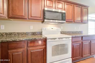 2725 E Mine Creek Rd, Phoenix, AZ 85024 - Photo 18