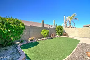 2725 E Mine Creek Rd, Phoenix, AZ 85024 - Photo 10