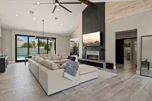 4137 E Earll Dr, Phoenix, AZ 85018 - Photo 2