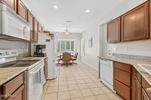 18429 N Avalon Ln, Surprise, AZ 85374 - Photo 8