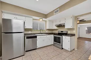 1460 Paseo San Luis, Sierra Vista, AZ 85635 - Photo 2