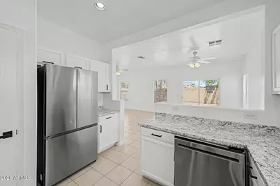 9481 N 81st Drive, Peoria, AZ 85345 - Photo 10