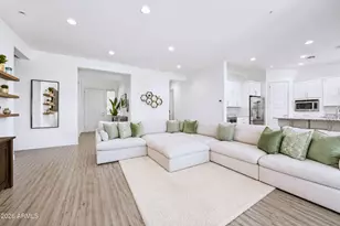 256 E Gemini Pl, Chandler, AZ 85249 - Photo 4