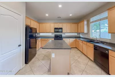 17647 W Rimrock Street, Surprise, AZ 85388 - Photo 10