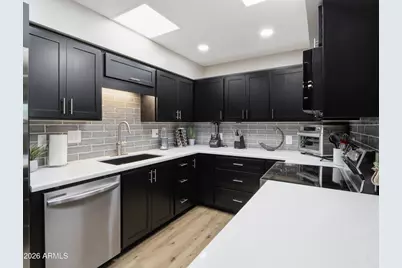 13247 N Cedar Drive, Sun City, AZ 85351 - Photo 8