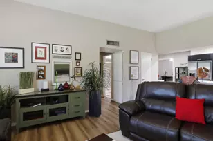 13247 N Cedar Dr, Sun City, AZ 85351 - Photo 4
