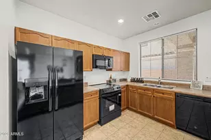 13681 W Cypress St, Goodyear, AZ 85395 - Photo 10