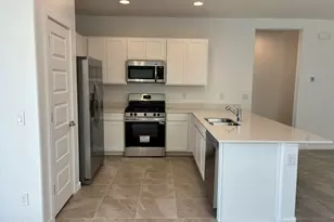 17321 W Gray Fox Trl, Surprise, AZ 85387 - Photo 10