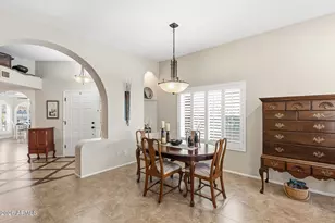 4113 E Paradise Dr, Phoenix, AZ 85028 - Photo 8