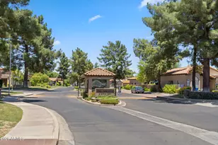 4113 E Paradise Dr, Phoenix, AZ 85028 - Photo 46