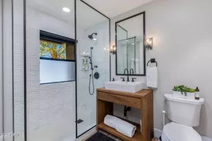 2802 E Camino Acequia Dr, Phoenix, AZ 85016 - Photo 12