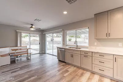2318 E Lupine Avenue, Phoenix, AZ 85028 - Photo 12