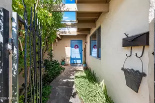 3610 E Sunnyside Dr, Phoenix, AZ 85028 - Photo 4
