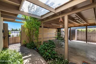 3610 E Sunnyside Dr, Phoenix, AZ 85028 - Photo 40