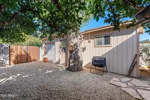 3610 E Sunnyside Dr, Phoenix, AZ 85028 - Photo 36