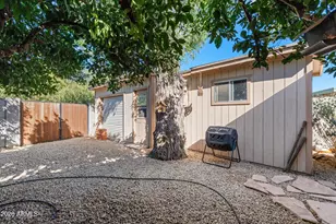 3610 E Sunnyside Dr, Phoenix, AZ 85028 - Photo 36