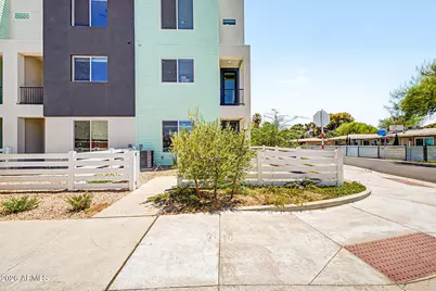 2601 E Clarendon Avenue #9, Phoenix, AZ 85016 - Photo 2