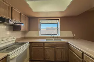 9358 W Sanna St, Peoria, AZ 85345 - Photo 10