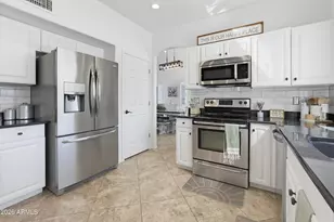 13 W Silverwood Dr, Phoenix, AZ 85045 - Photo 18