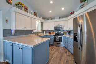 14 S Golden Key Dr, Gilbert, AZ 85233 - Photo 6