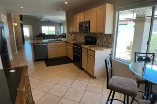 19320 N 110th Ln, Peoria, AZ 85373 - Photo 2