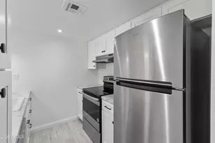 3033 E Devonshire Ave, Phoenix, AZ 85016 - Photo 4