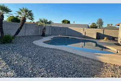 7801 N 37th Avenue, Phoenix, AZ 85051 - Photo 14