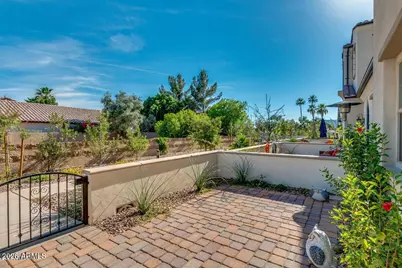 2477 W Market Place #Unit 32, Chandler, AZ 85248 - Photo 2