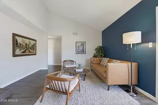 917 S Hacienda Dr, Tempe, AZ 85281 - Photo 2
