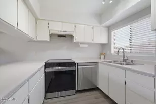 917 S Hacienda Dr, Tempe, AZ 85281 - Photo 8