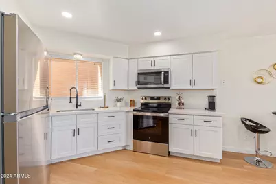 4365 W Orangewood Avenue, Glendale, AZ 85301 - Photo 8
