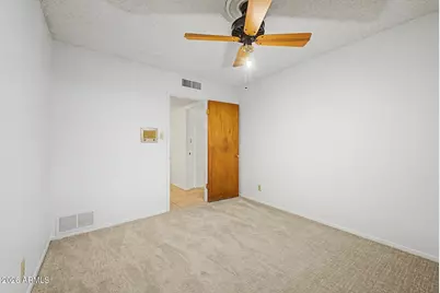 2210 W Meadow Drive, Phoenix, AZ 85023 - Photo 22