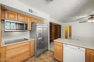 2210 W Meadow Dr, Phoenix, AZ 85023 - Photo 14