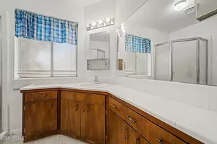 2210 W Meadow Dr, Phoenix, AZ 85023 - Photo 20
