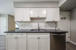 5634 S Captain Kidd Ct, Tempe, AZ 85283 - Photo 8