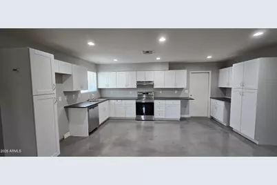 18209 N 7th Drive, Phoenix, AZ 85023 - Photo 8