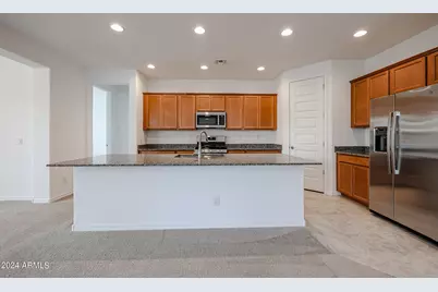 8752 W Medlock Drive, Glendale, AZ 85305 - Photo 2